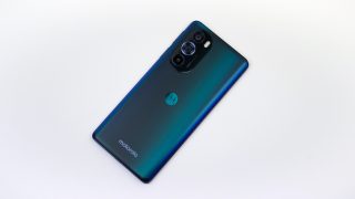 Moto Edge 30 Pro 3