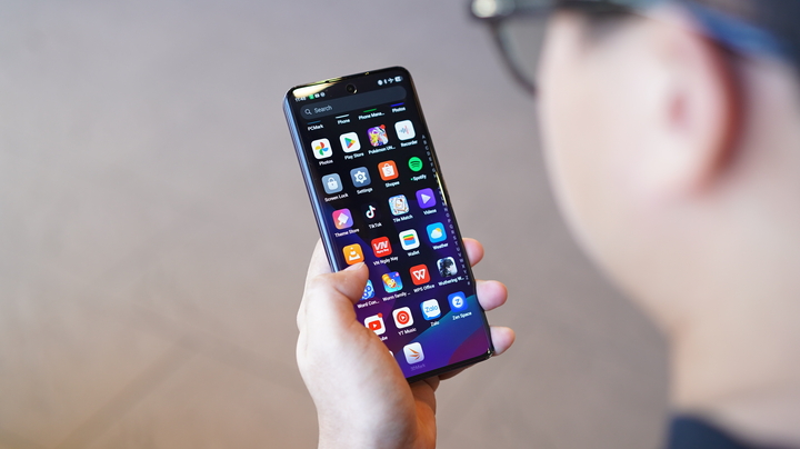 OPPO Reno12 5G Review