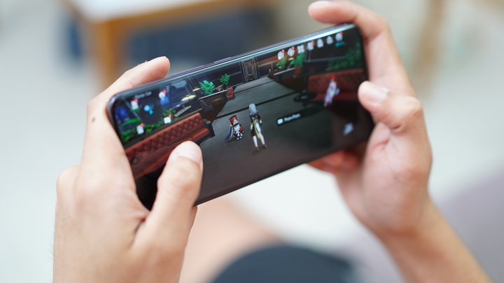 Oppo Reno12 Gameplay