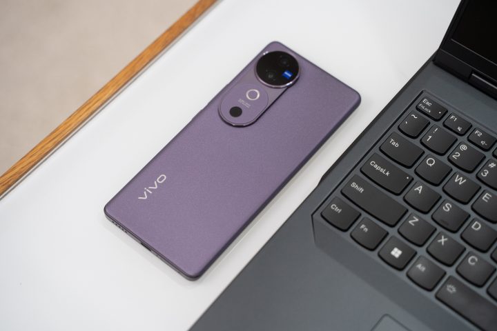 vivo V40 5G Review